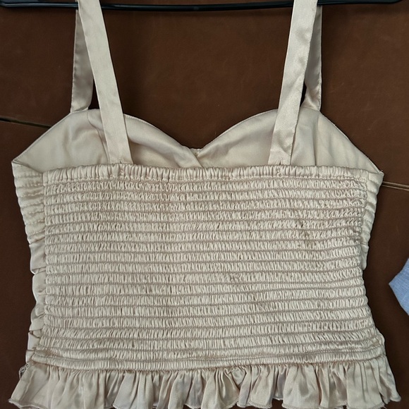 Peach Ruffled Crop Top - Picture 2 of 4